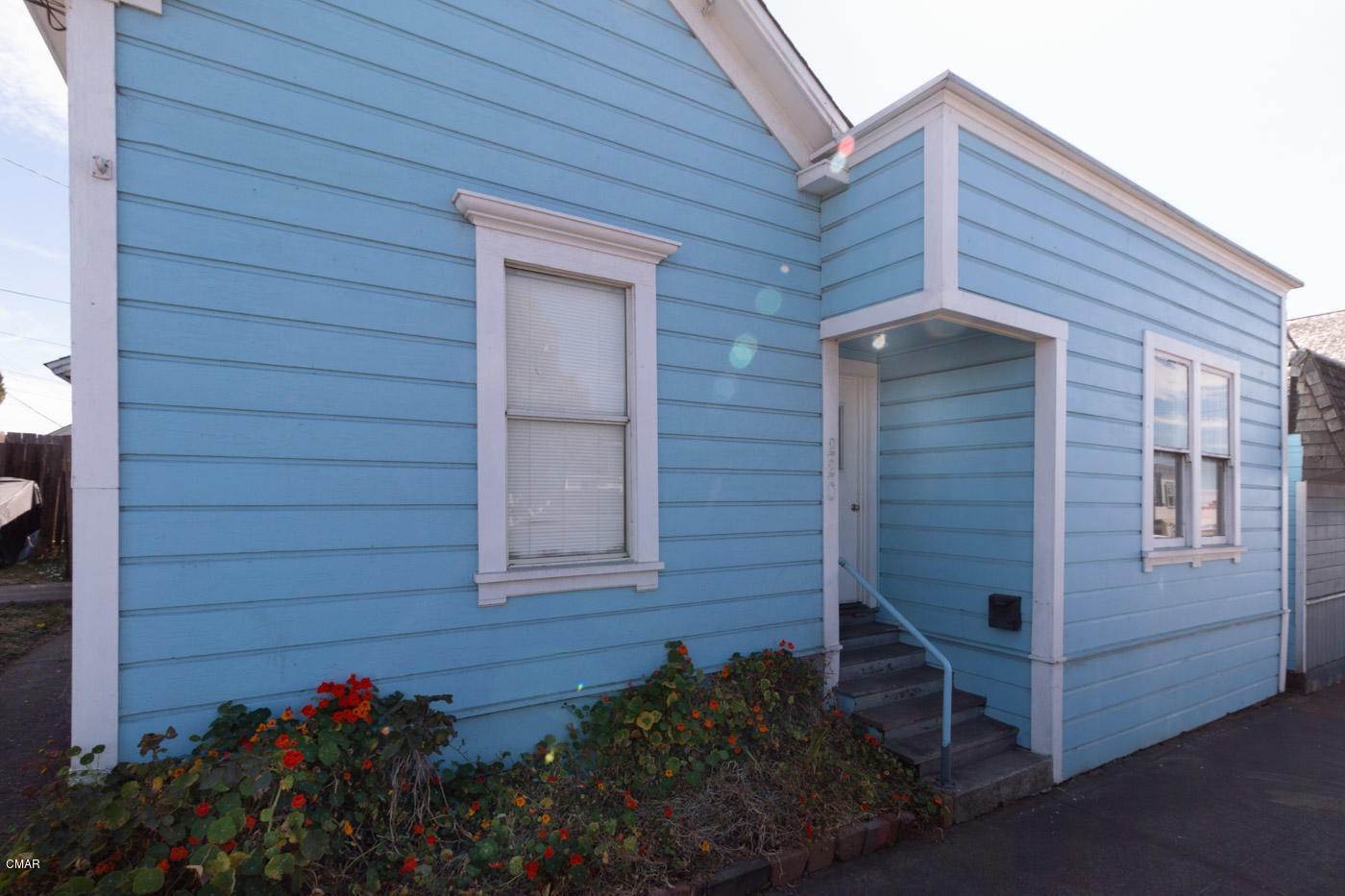 3. Commercial for Sale at 200 E Oak Street Fort Bragg, California 95437 United States