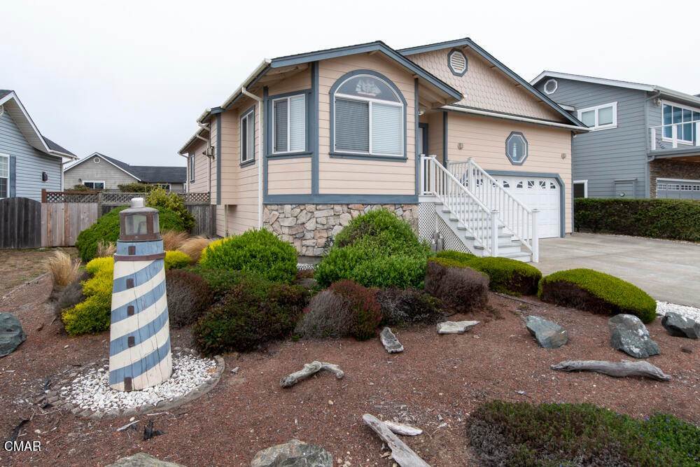 7. Single Family Homes for Sale at 970 Glass Beach Drive Fort Bragg, California 95437 United States