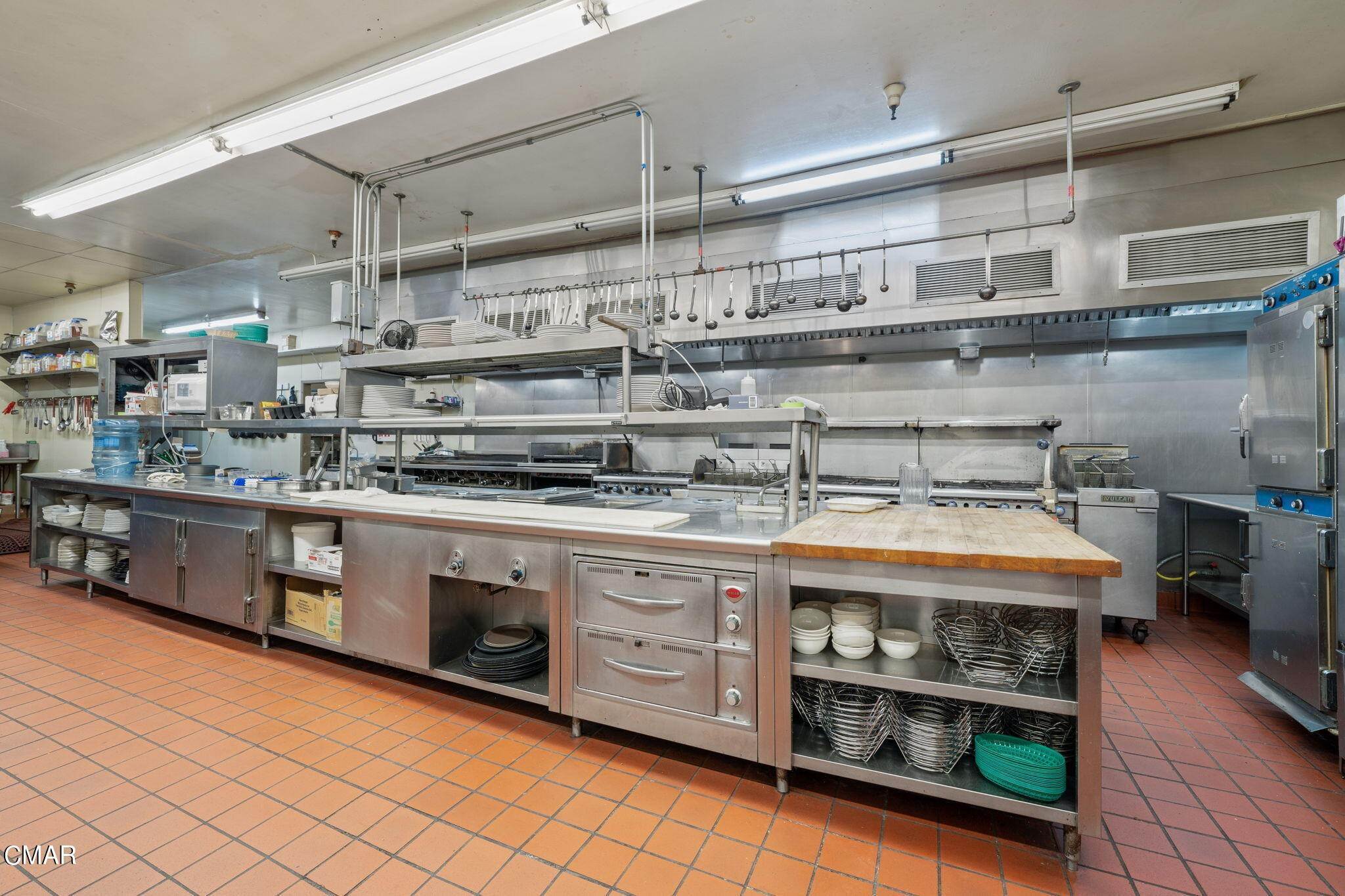 20. Commercial for Sale at 1011 S Main Street Fort Bragg, California 95437 United States
