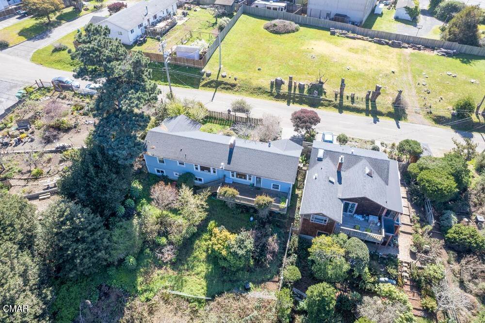 19. Single Family Homes for Sale at 32630 Old Willits Road Fort Bragg, California 95437 United States