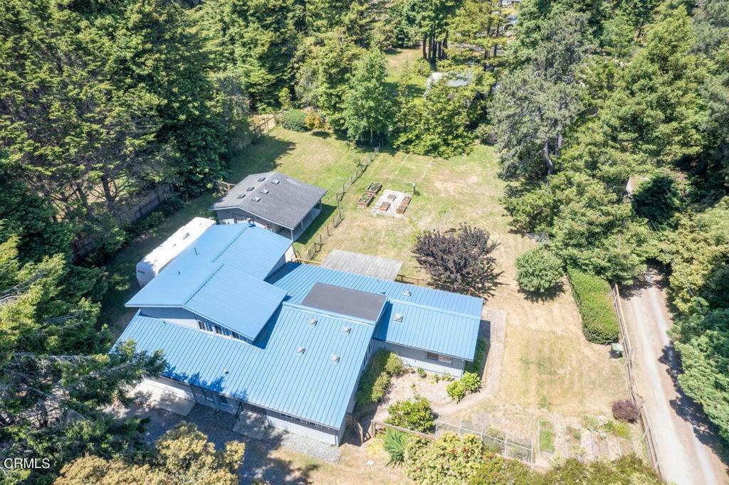 2. Single Family Homes for Sale at 23536 Greentree Drive Fort Bragg, California 95437 United States