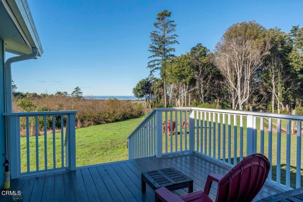 7. Single Family Homes for Sale at 26230 Omar Drive Fort Bragg, California 95437 United States