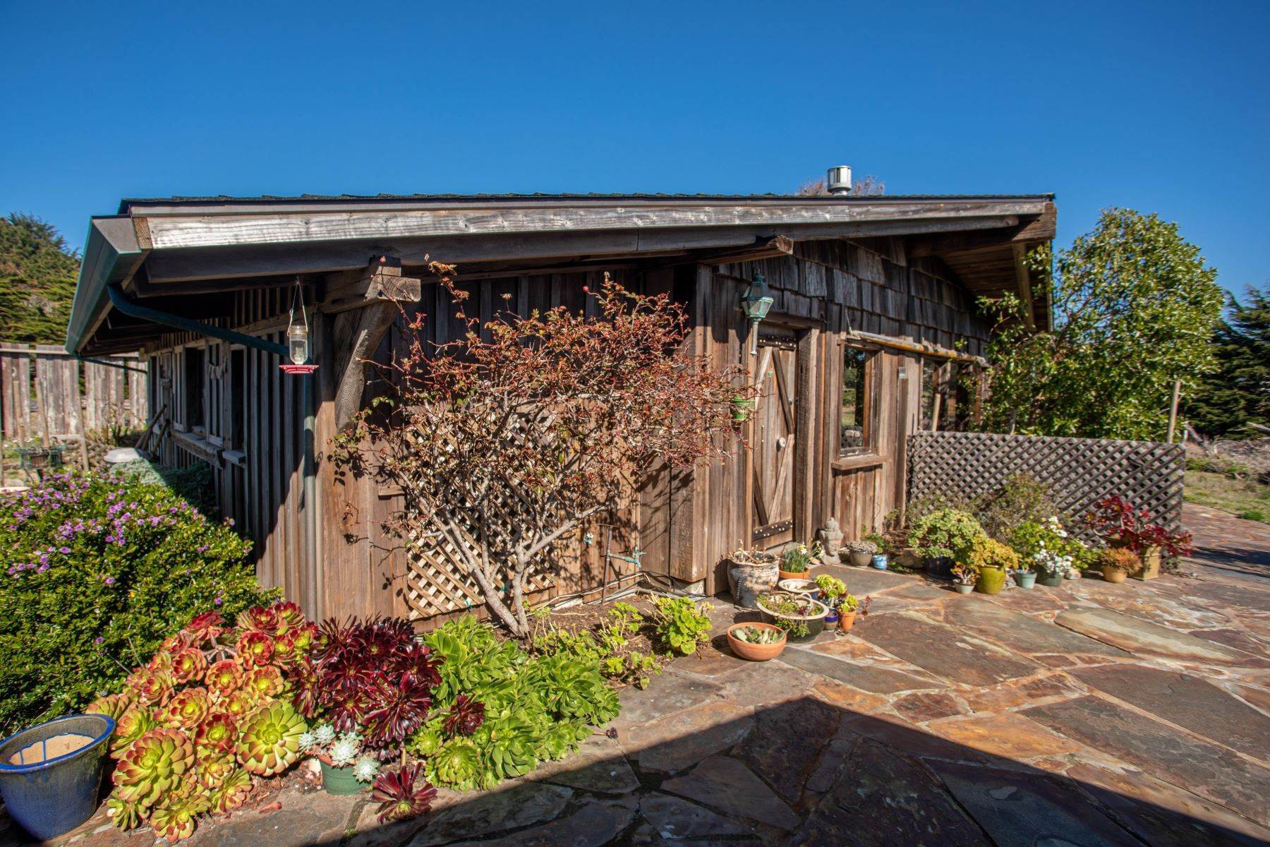 46. Single Family Homes for Sale at Bridge Timber Oceanfront 15350 Seadrift Ave. Caspar, California 95420 United States