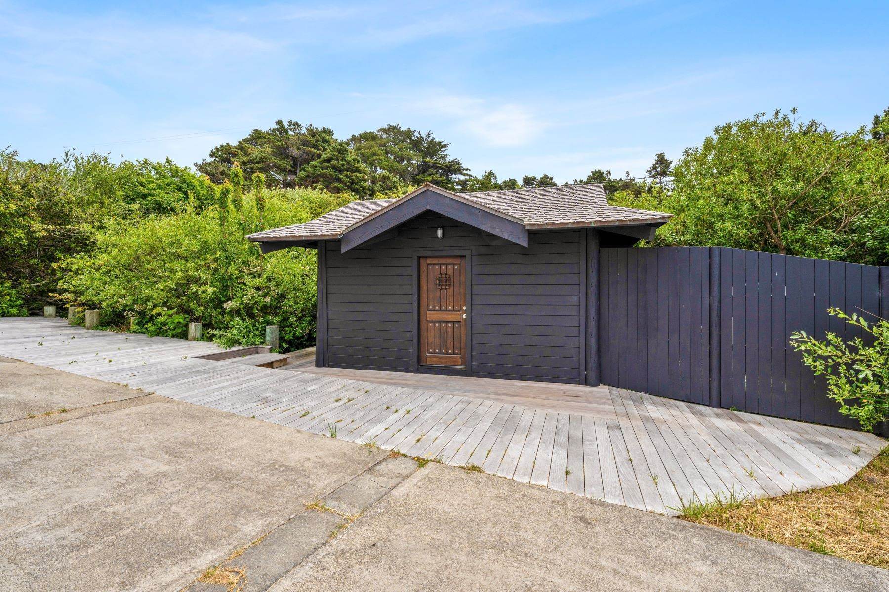 43. Single Family Homes for Sale at Black Pearl 45460 Indian Shoals Road Mendocino, California 95460 United States
