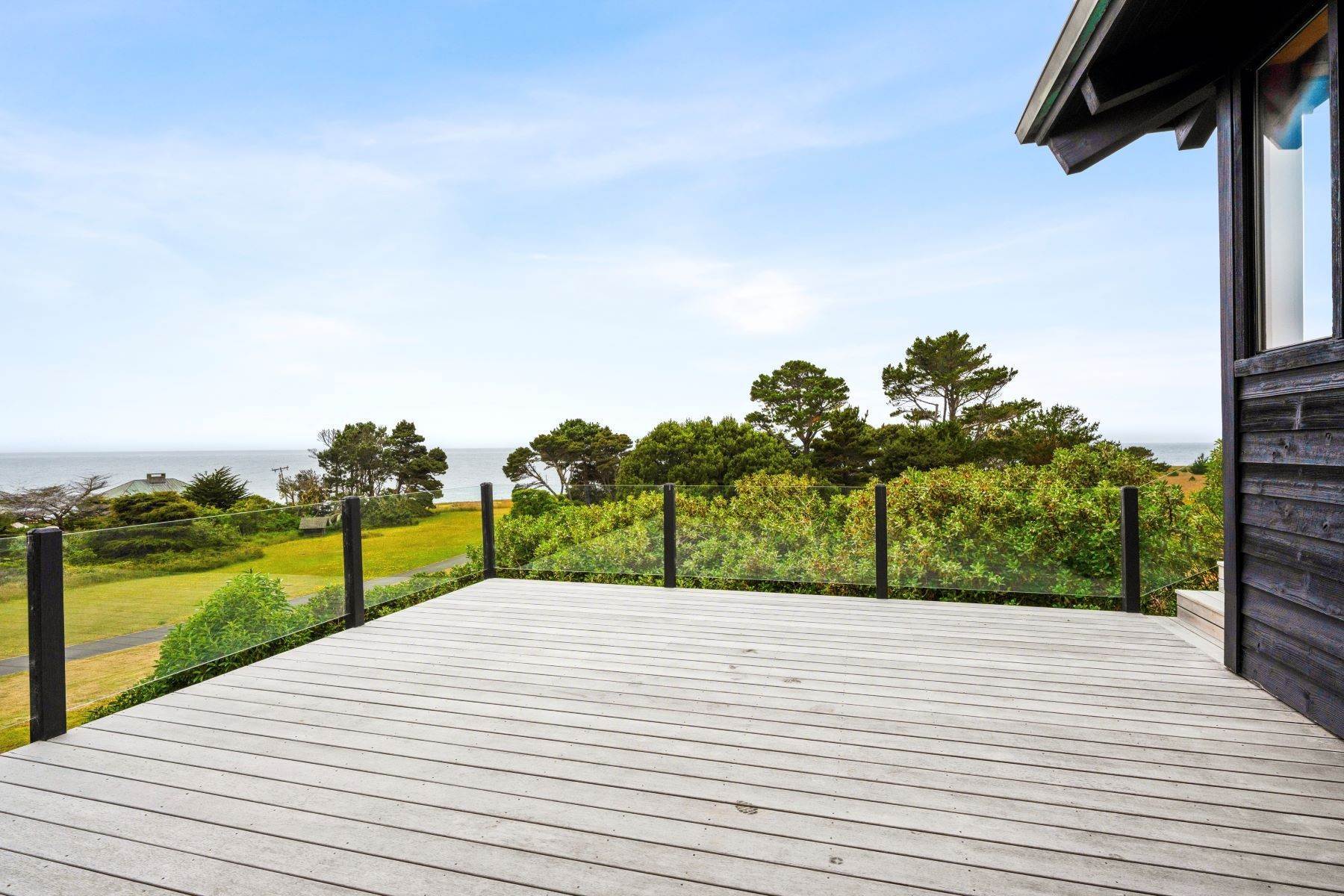 19. Single Family Homes for Sale at Black Pearl 45460 Indian Shoals Road Mendocino, California 95460 United States
