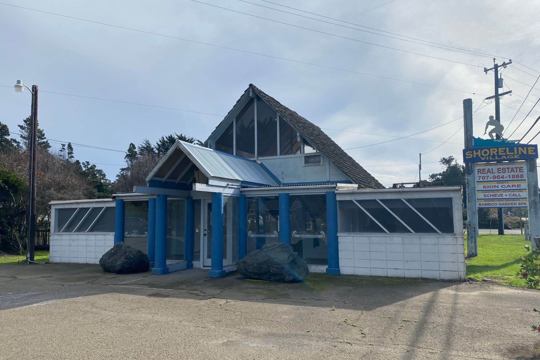 7. Commercial for Sale at Shoreline Village 18300 Old Coast Highway Fort Bragg, California 95437 United States