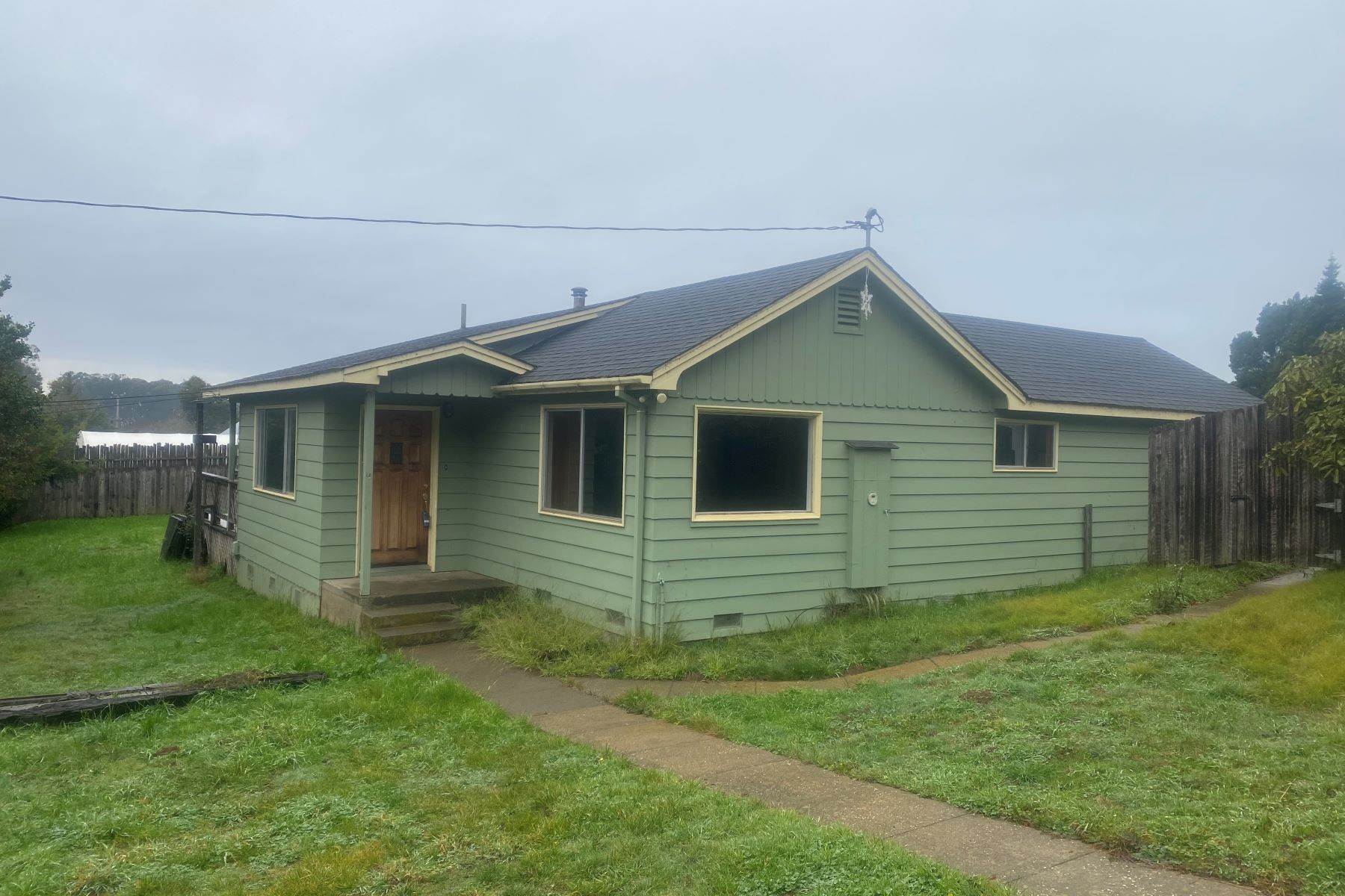 Single Family Homes for Sale at 32300 Rivers End Road Fort Bragg, California 95437 United States