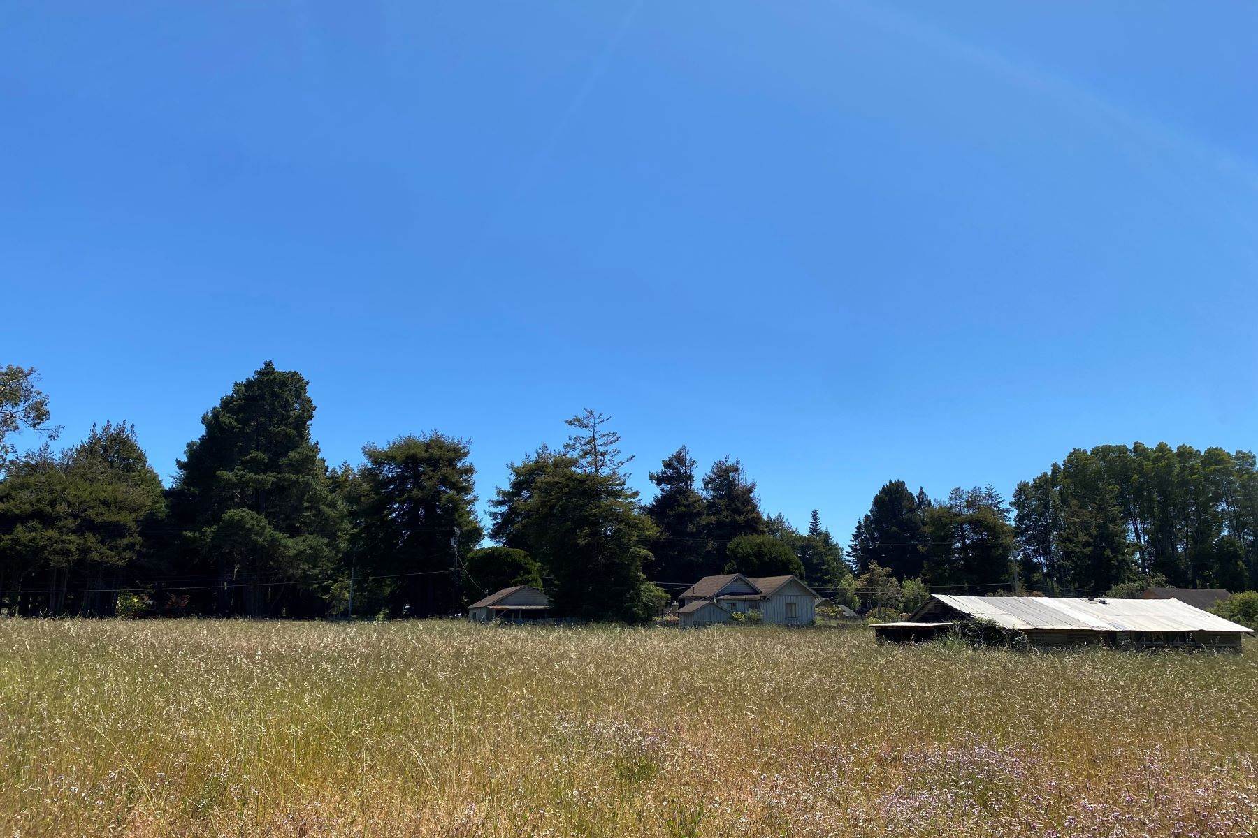 27. Single Family Homes for Sale at Farm to Table 31600 Pudding Creek Road Fort Bragg, California 95437 United States