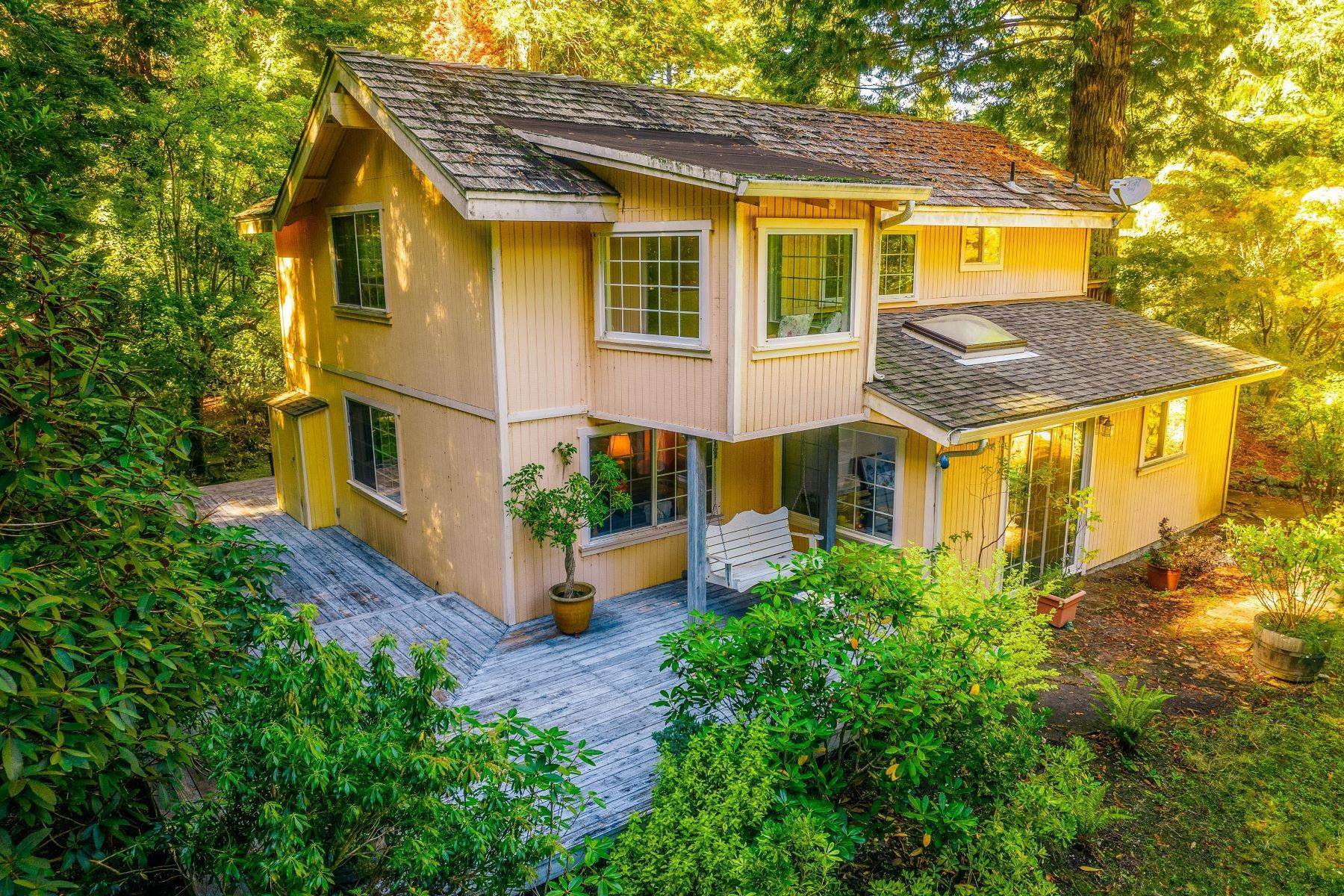 Single Family Homes por un Venta en La Petite Maison 43430 Comptche Ukiah Road Mendocino, California 95460 Estados Unidos