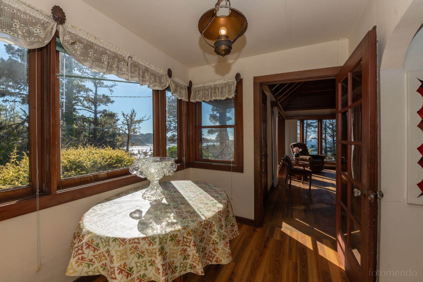 18. Single Family Homes for Sale at Ocean Sunset 12700 Highway One Mendocino, California 95460 United States
