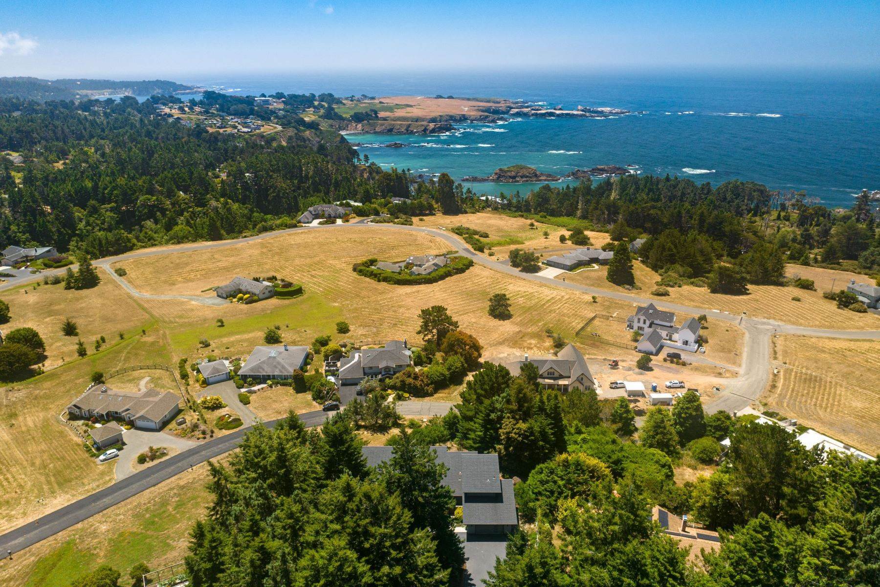 6. Single Family Homes for Sale at Ocean View Mendocino Contemporary 44800 Rosewood Terrace Mendocino, California 95460 United States