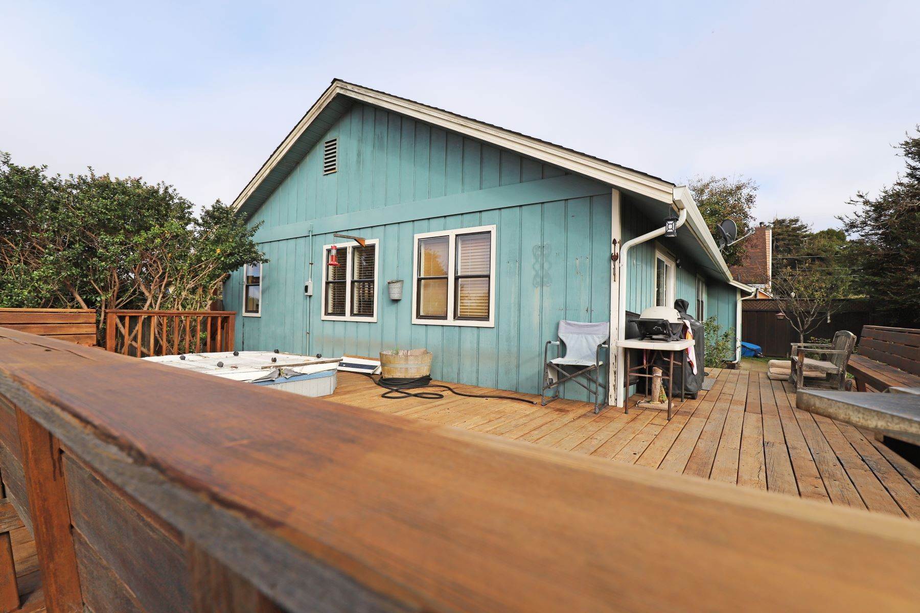 29. Single Family Homes for Sale at Sanderson Suite 565 S Sanderson Way Fort Bragg, California 95437 United States