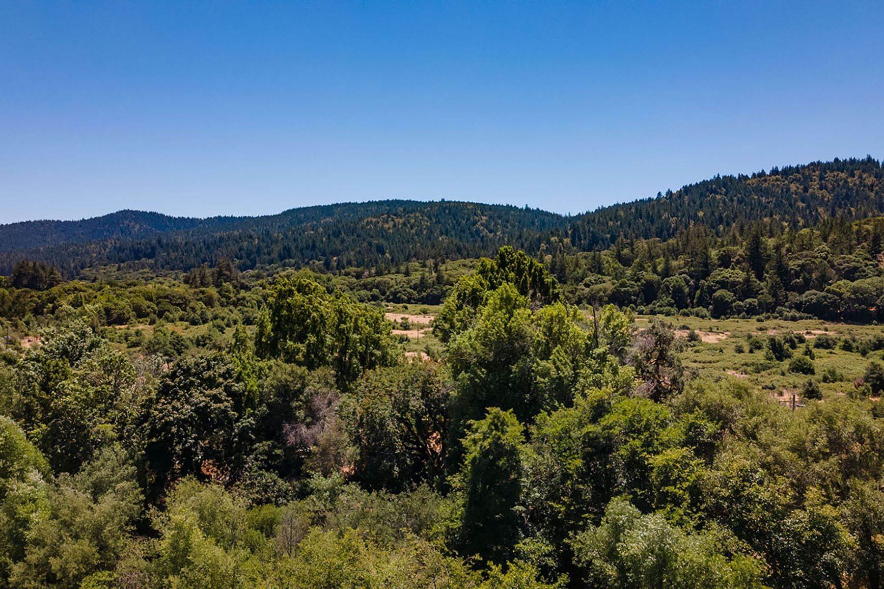 34. Single Family Homes for Sale at Ranch architecture with a southwestern influence 12440 Anderson Valley Way Boonville, California 95415 United States
